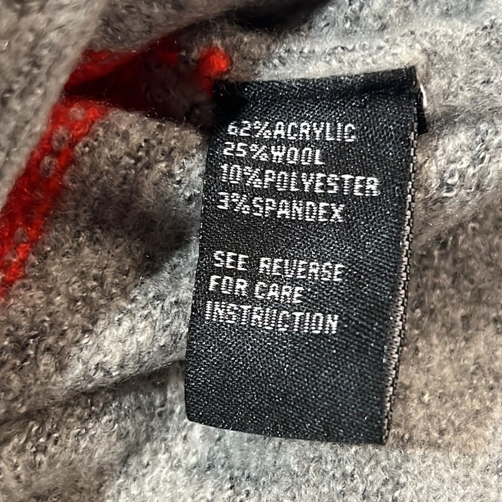 Cliche Colorblock Sweater - Picture 11 of 11